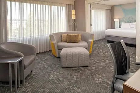 Courtyard by Marriott Portland Airport hotel detail image 2