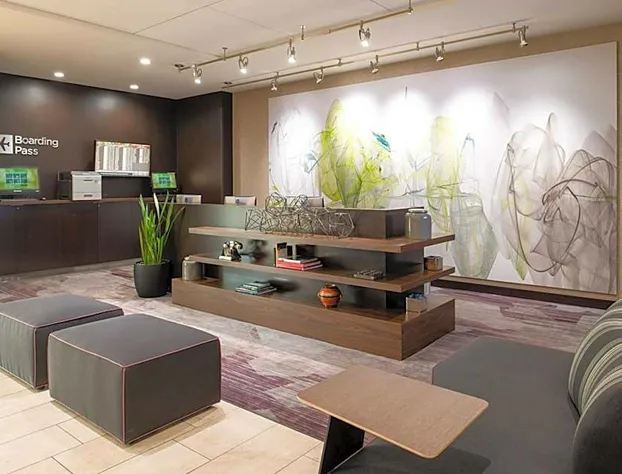 Courtyard by Marriott Portland Airport hotel detail image 1