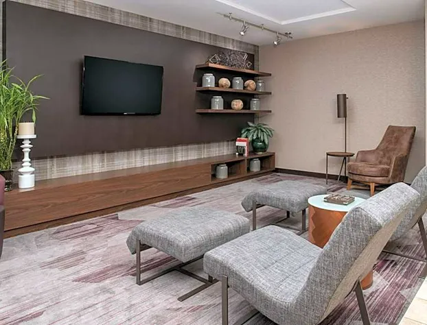 Courtyard by Marriott Portland Airport hotel detail image 4