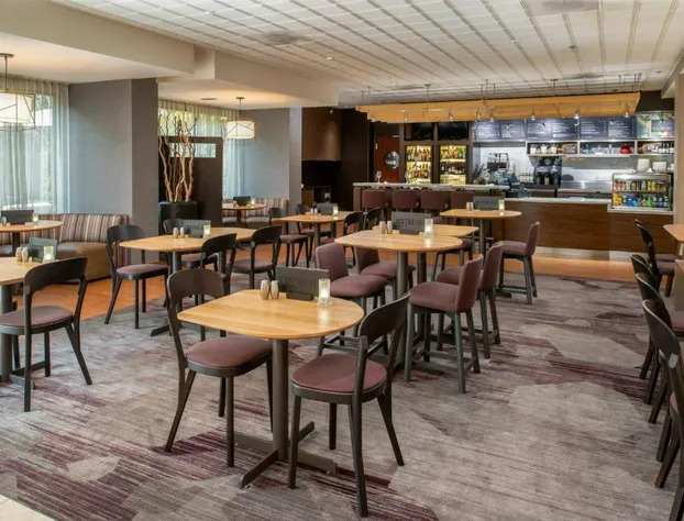 Courtyard by Marriott Portland Airport hotel detail image 3
