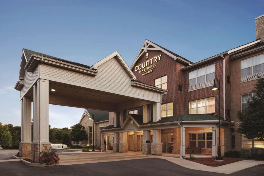 Country Inn & Suites by Radisson, Madison Southwest, WI hotel hero