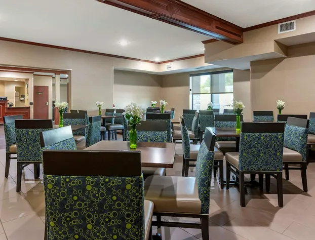 Comfort Suites Grandville - Grand Rapids SW hotel detail image 1