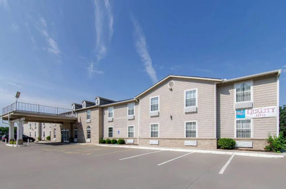 Quality Inn Kearney - Liberty hotel hero