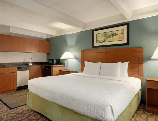 AmericInn by Wyndham Grand Rapids Airport North hotel detail image 4