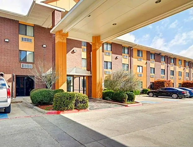 Quality Inn DFW Airport North hotel detail image 2