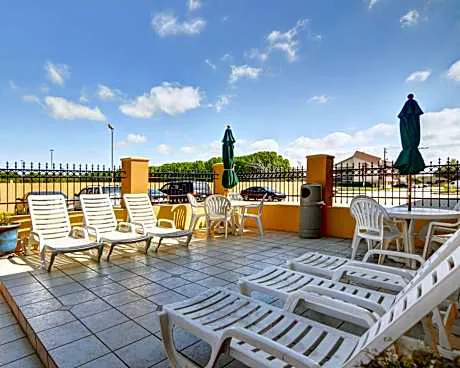 Quality Inn DFW Airport North hotel detail image 1