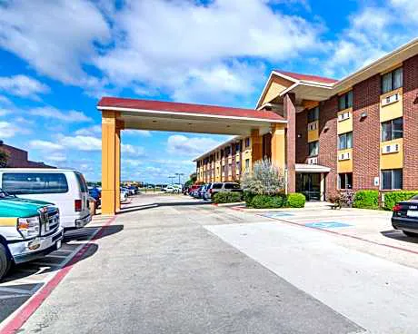 Quality Inn DFW Airport North hotel detail image 3