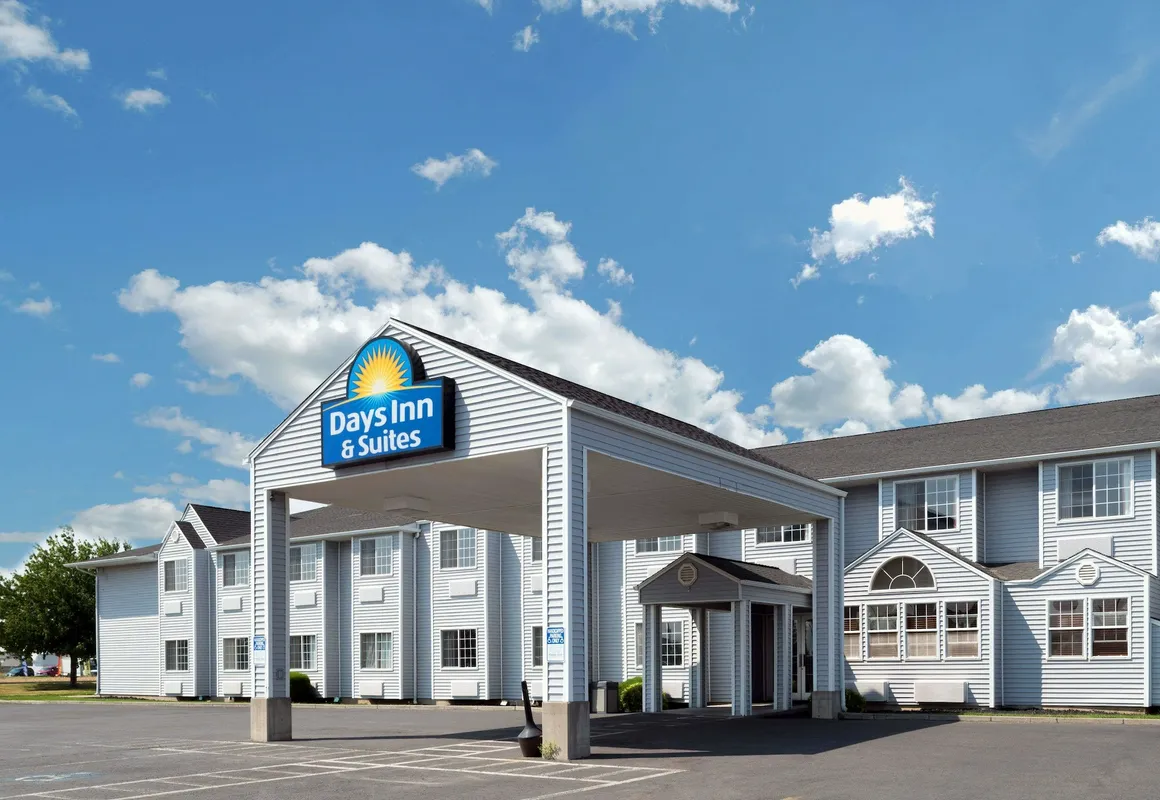 Days Inn & Suites by Wyndham Spokane Airport Airway Heights hotel hero