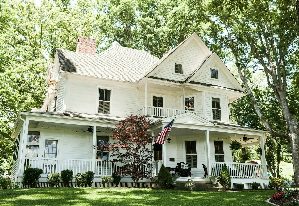 Oak Hill on Love Lane hotel hero