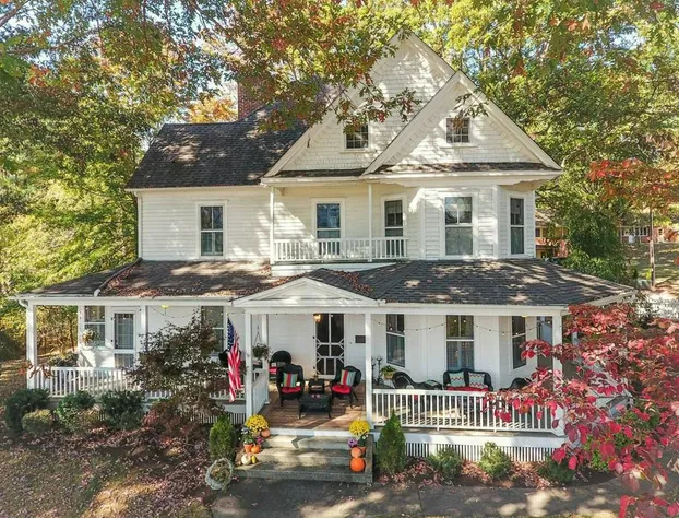 Oak Hill on Love Lane hotel detail image 1