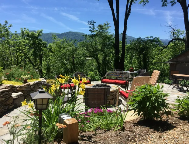 Oak Hill on Love Lane hotel detail image 4