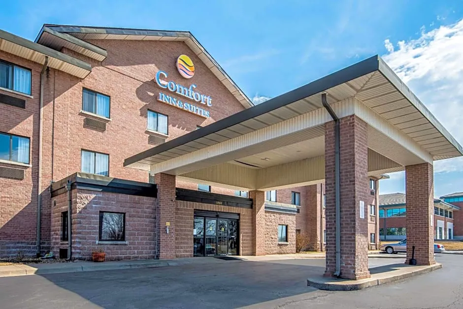 Comfort Inn & Suites Lees Summit - Kansas City hotel hero