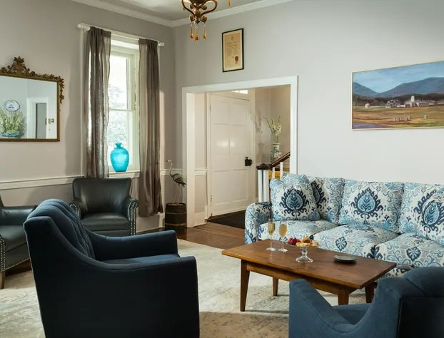 L'Auberge Provencale Inn & Restaurant hotel detail image 3