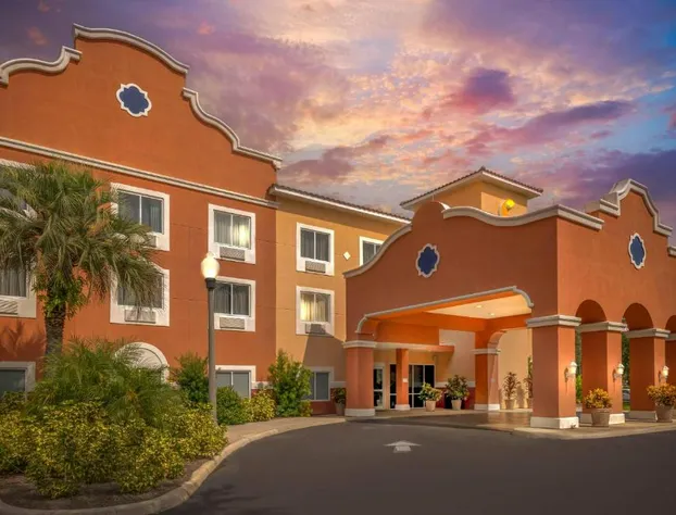 Comfort Suites Lady Lake - The Villages hotel detail image 3