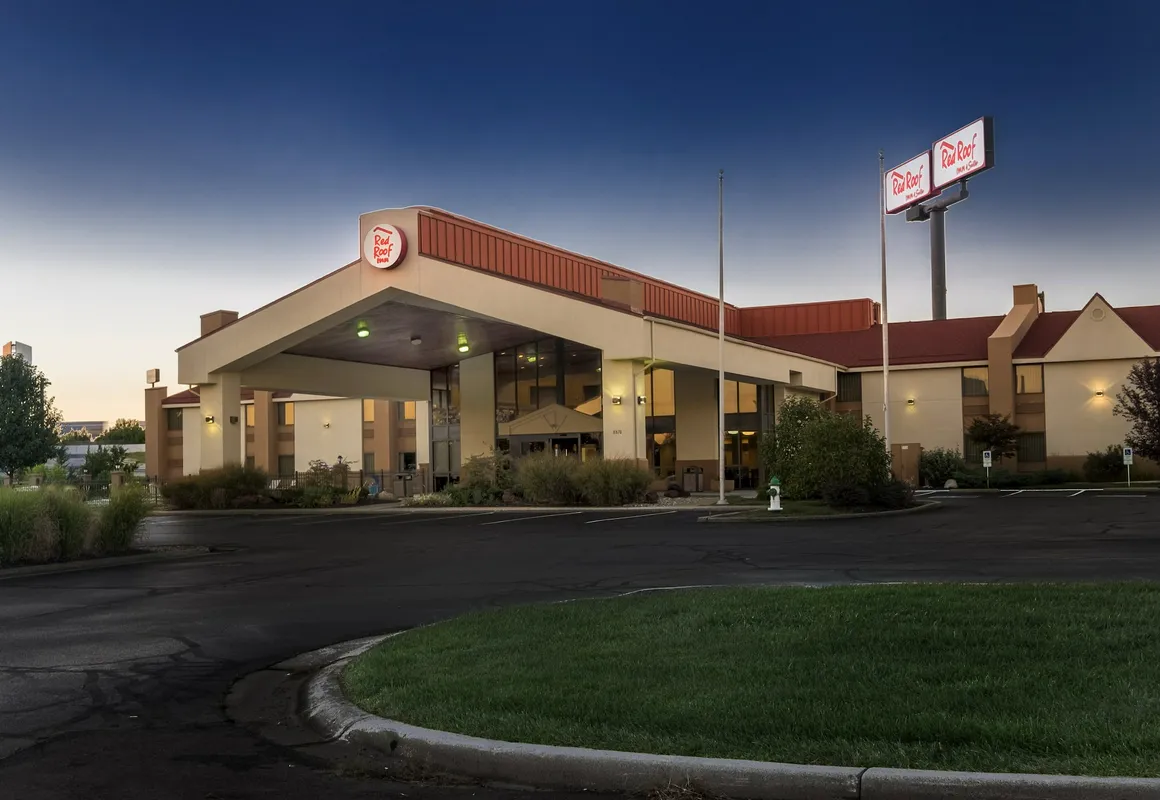 Red Roof Inn & Suites Cincinnati North - Mason hotel hero