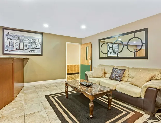 Super 8 by Wyndham Louisville Airport hotel detail image 1