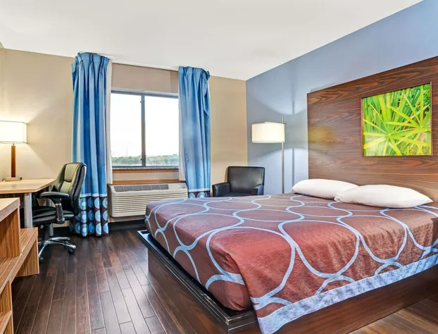 Super 8 by Wyndham Louisville Airport hotel detail image 3