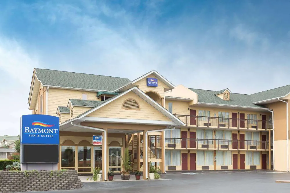Baymont by Wyndham Sevierville Pigeon Forge hotel hero