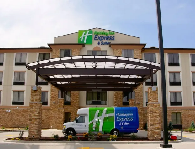 Holiday Inn Express & Suites St Louis Airport by IHG hotel detail image 1
