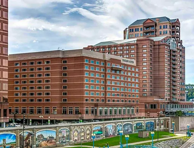Embassy Suites by Hilton Cincinnati RiverCenter hotel detail image 1