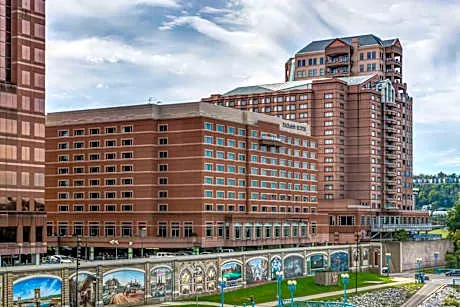Embassy Suites by Hilton Cincinnati RiverCenter hotel hero