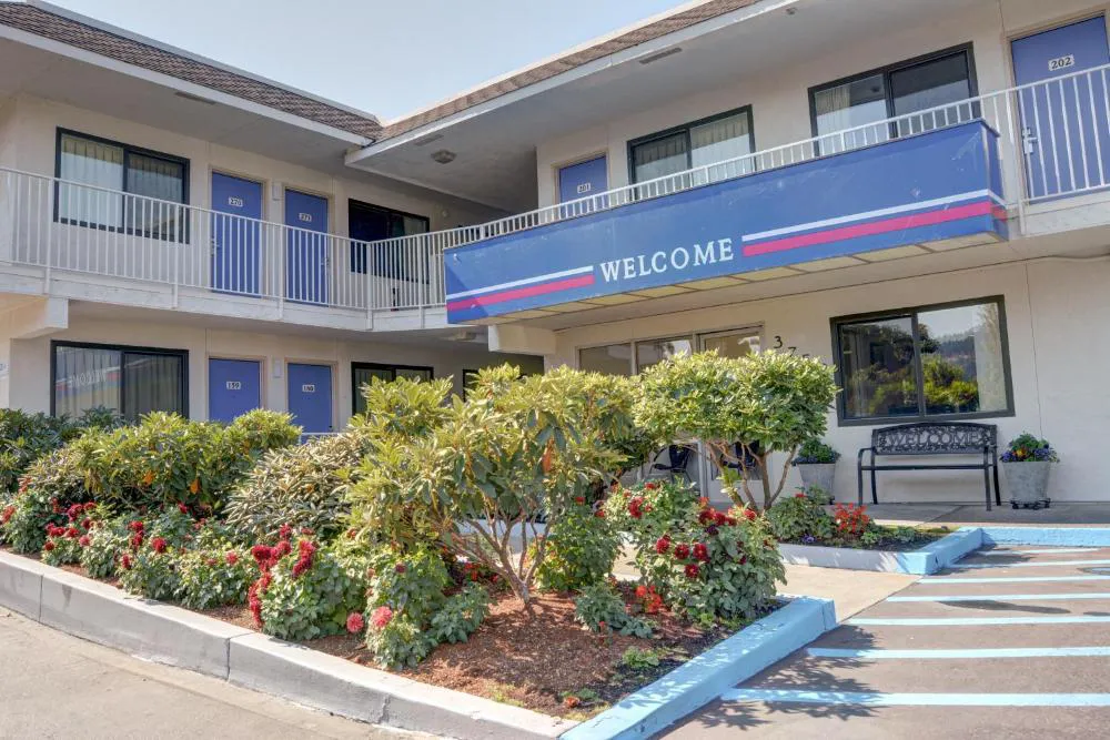 Motel 6 Springfield, OR - Eugene North hotel hero