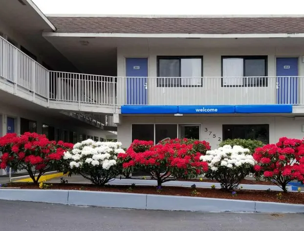 Motel 6 Springfield, OR - Eugene North hotel detail image 1