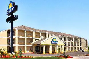 Days Inn by Wyndham Oklahoma City/Moore hotel hero