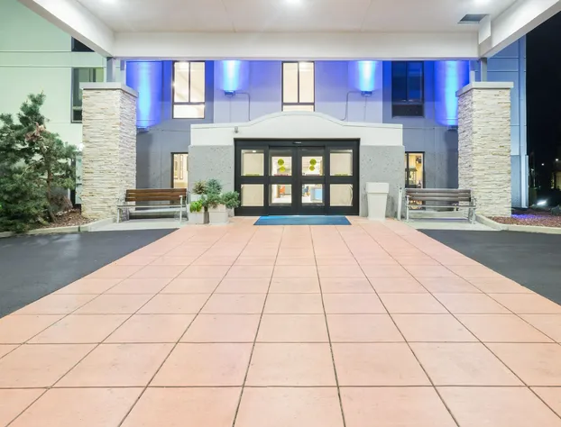 Holiday Inn Express Hotel & Suites Louisville East by IHG hotel detail image 2