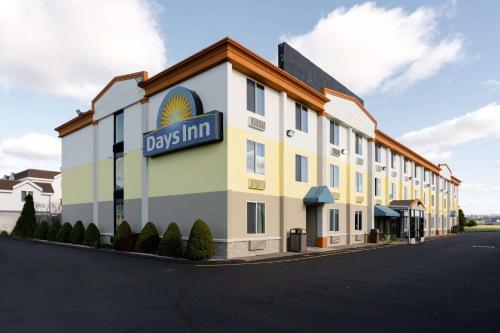 Days Inn by Wyndham Hartford/Closest Downtown hotel detail image 1
