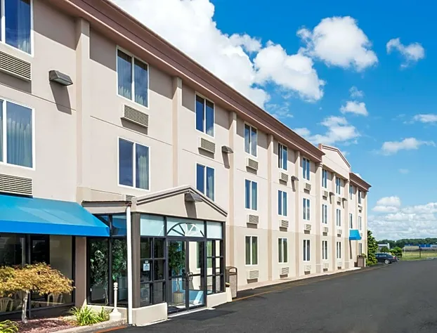 Days Inn by Wyndham Hartford/Closest Downtown hotel detail image 3