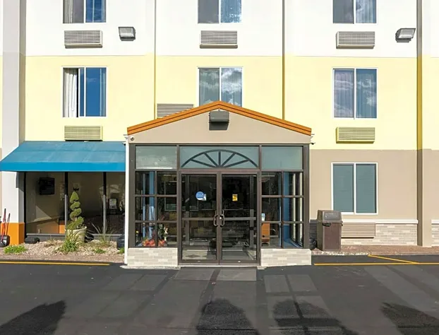 Days Inn by Wyndham Hartford/Closest Downtown hotel detail image 4