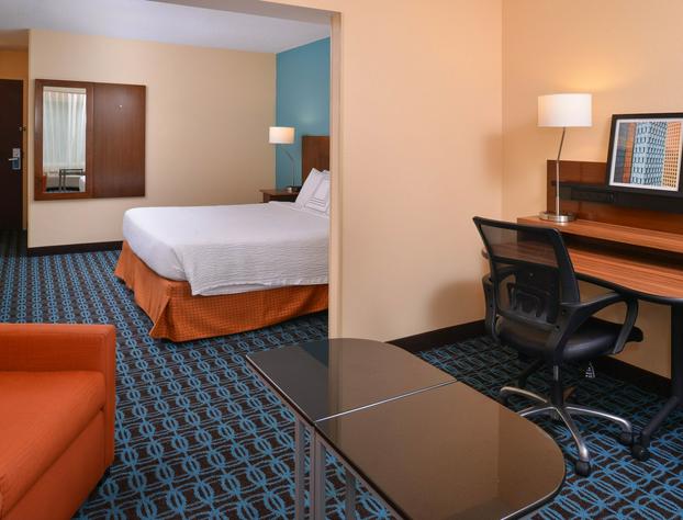 Baymont by Wyndham St. Charles hotel detail image 3
