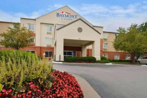 Baymont by Wyndham St. Charles hotel hero