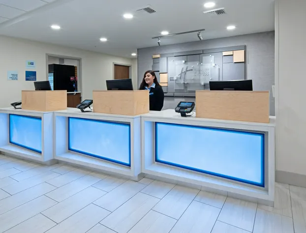 Holiday Inn Express Hotel & Suites SeaTac by IHG hotel detail image 4