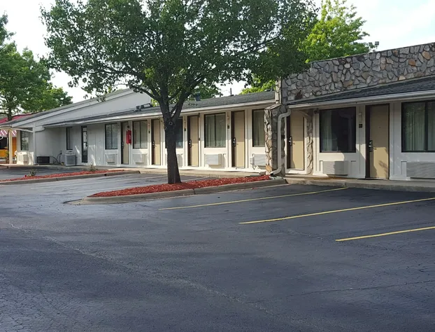 Super 8 by Wyndham Aberdeen Southern Pines hotel detail image 4