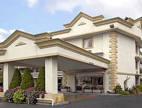 Days Inn by Wyndham Arlington Pentagon hotel hero