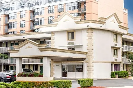 Days Inn by Wyndham Arlington Pentagon hotel detail image 2