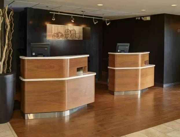 Courtyard by Marriott Indianapolis Airport hotel detail image 1