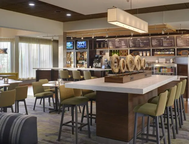 Courtyard by Marriott Indianapolis Airport hotel detail image 4