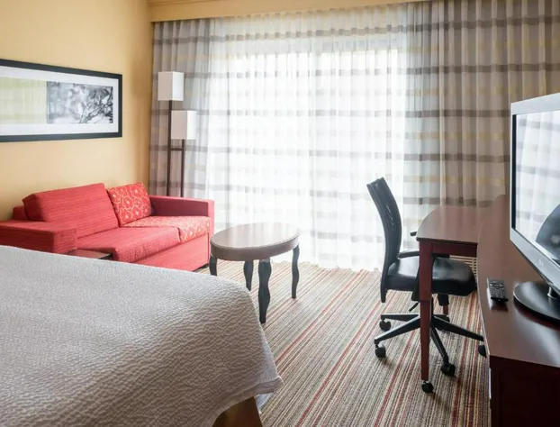 Courtyard by Marriott Indianapolis Airport hotel detail image 2