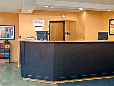 Super 8 by Wyndham Airport I90 hotel detail image 4