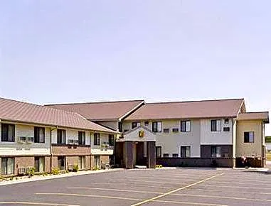 Super 8 by Wyndham Airport I90 hotel detail image 4