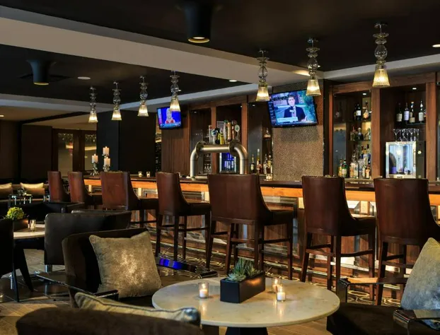 Renaissance Cincinnati Downtown Hotel hotel detail image 2