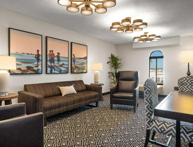 Embassy Suites by Hilton Los Angeles LAX South/El Segundo hotel detail image 2