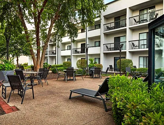 Courtyard by Marriott Kansas City Overland Park/Metcalf hotel detail image 3