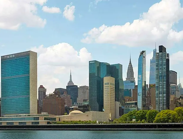 Millennium Hilton New York One UN Plaza hotel detail image 2