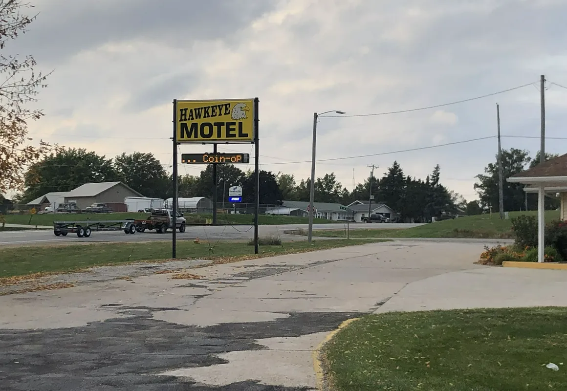Hawkeye Motel hotel hero