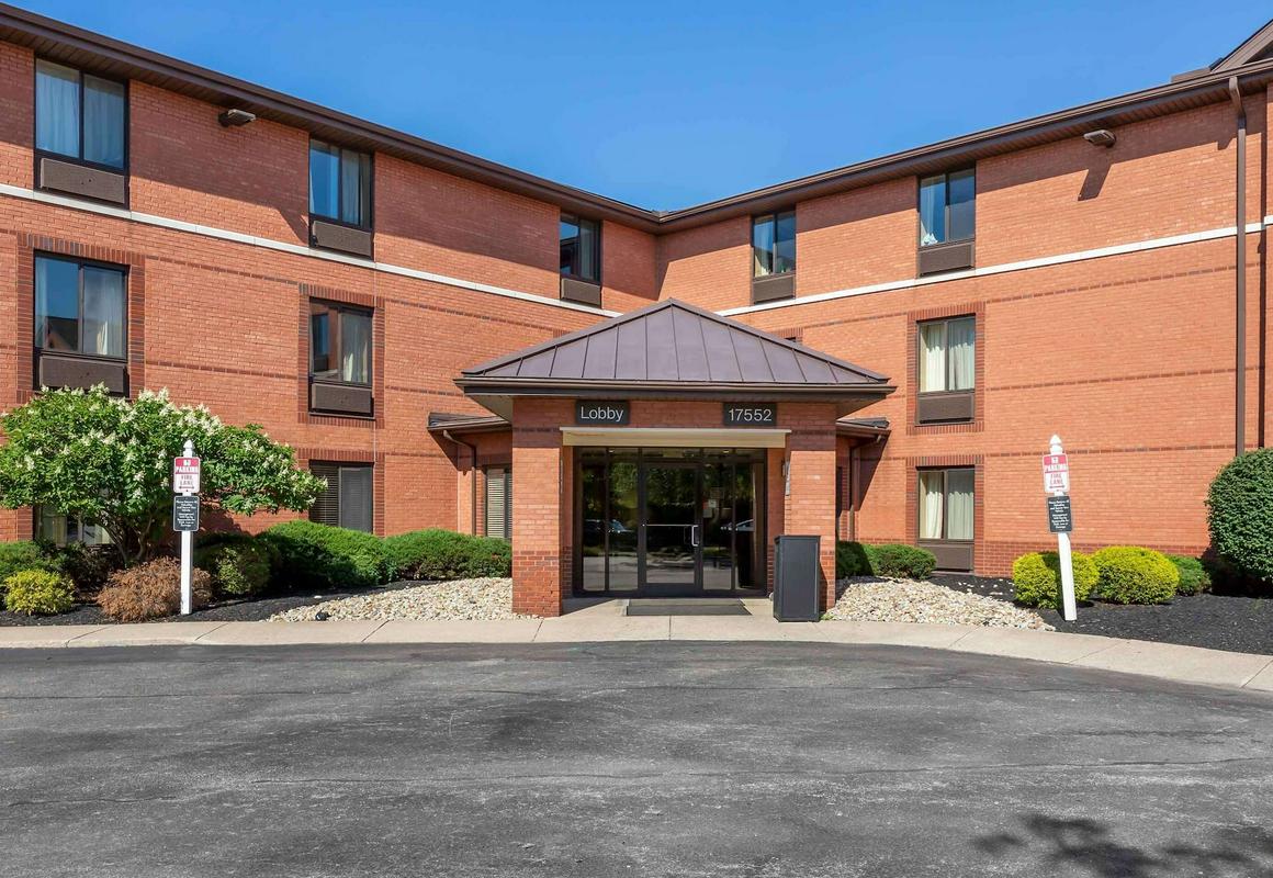 Extended Stay America Suites Cleveland Middleburg Heights hotel hero
