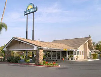 Days Inn by Wyndham Fresno Central hotel hero